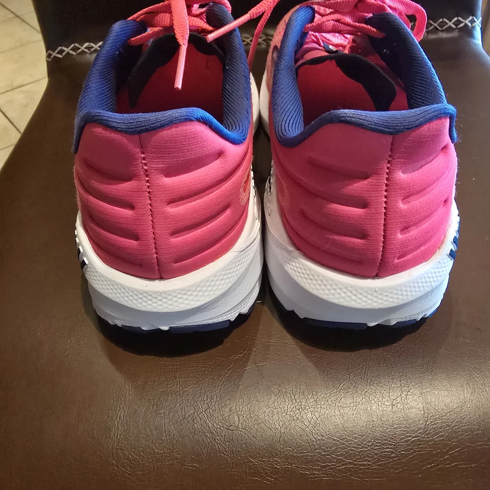 Brooks Women's Pink and Navy Running Shoes - Picture 3 of 8